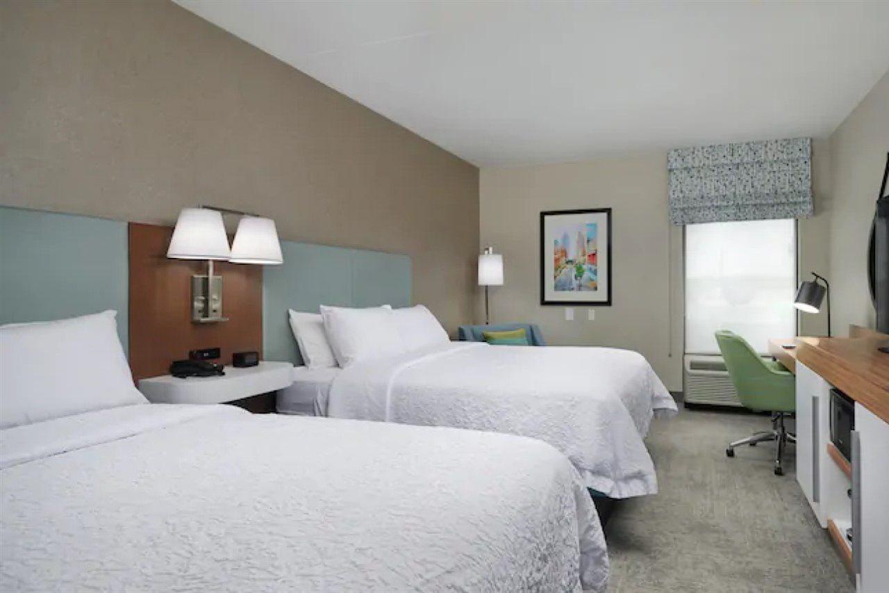 Hampton Inn Louisville/I-65/Brooks Road Extérieur photo