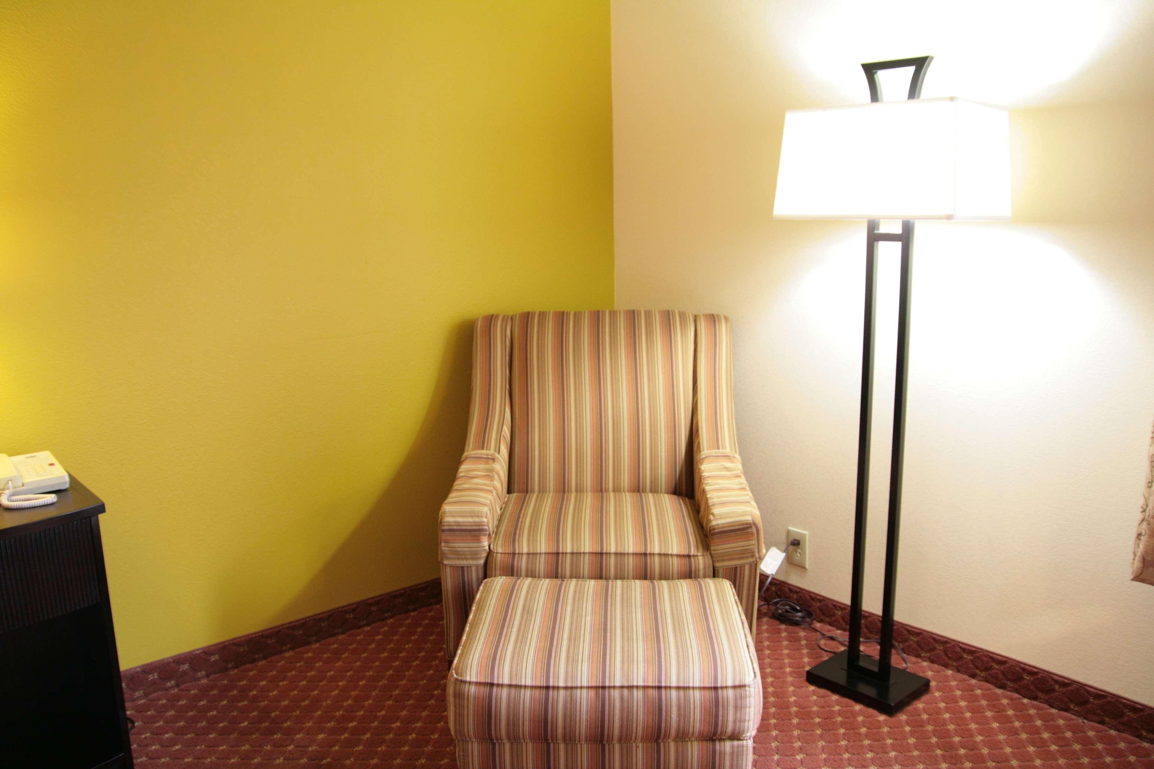 Hampton Inn Louisville/I-65/Brooks Road Extérieur photo