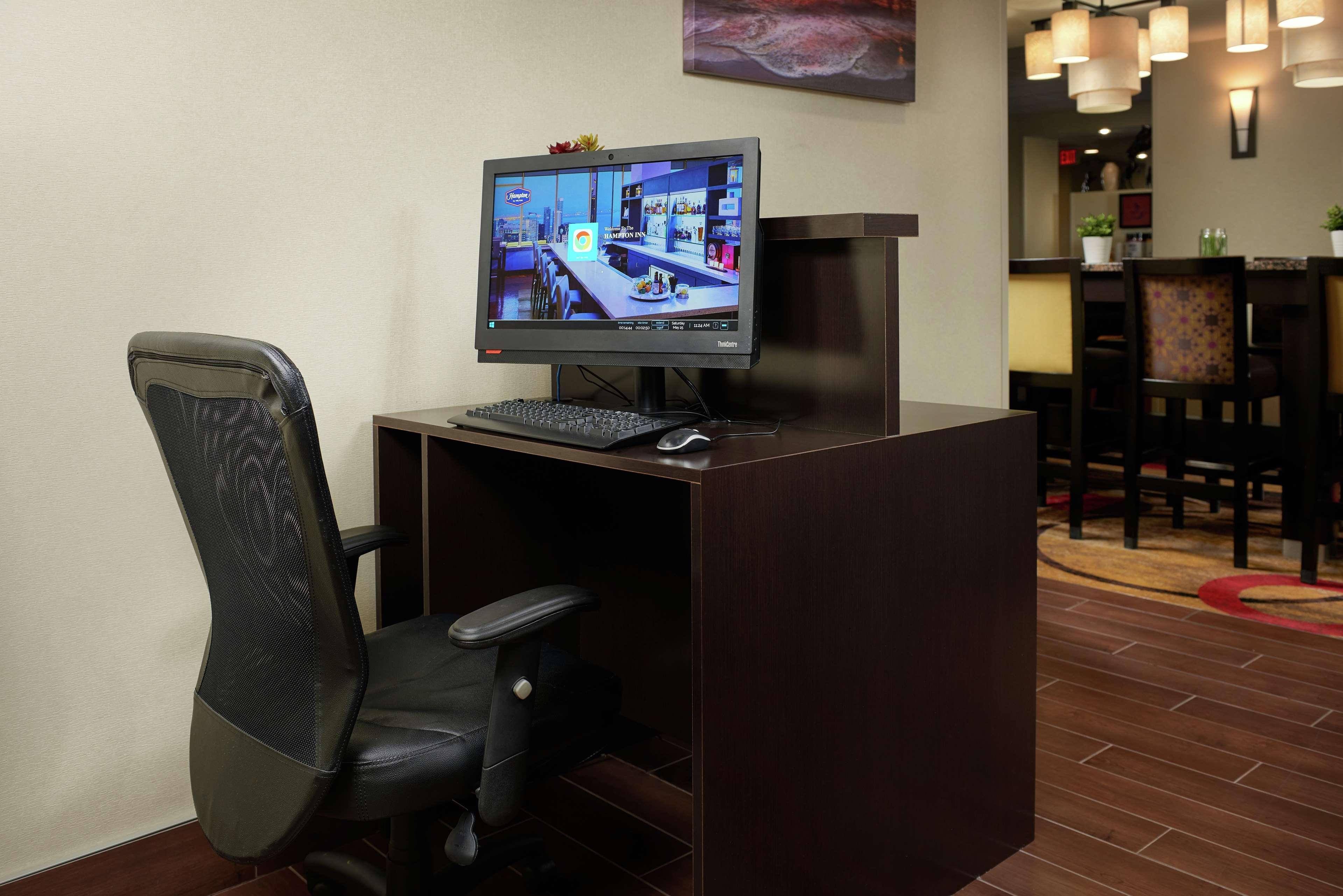 Hampton Inn Louisville/I-65/Brooks Road Extérieur photo