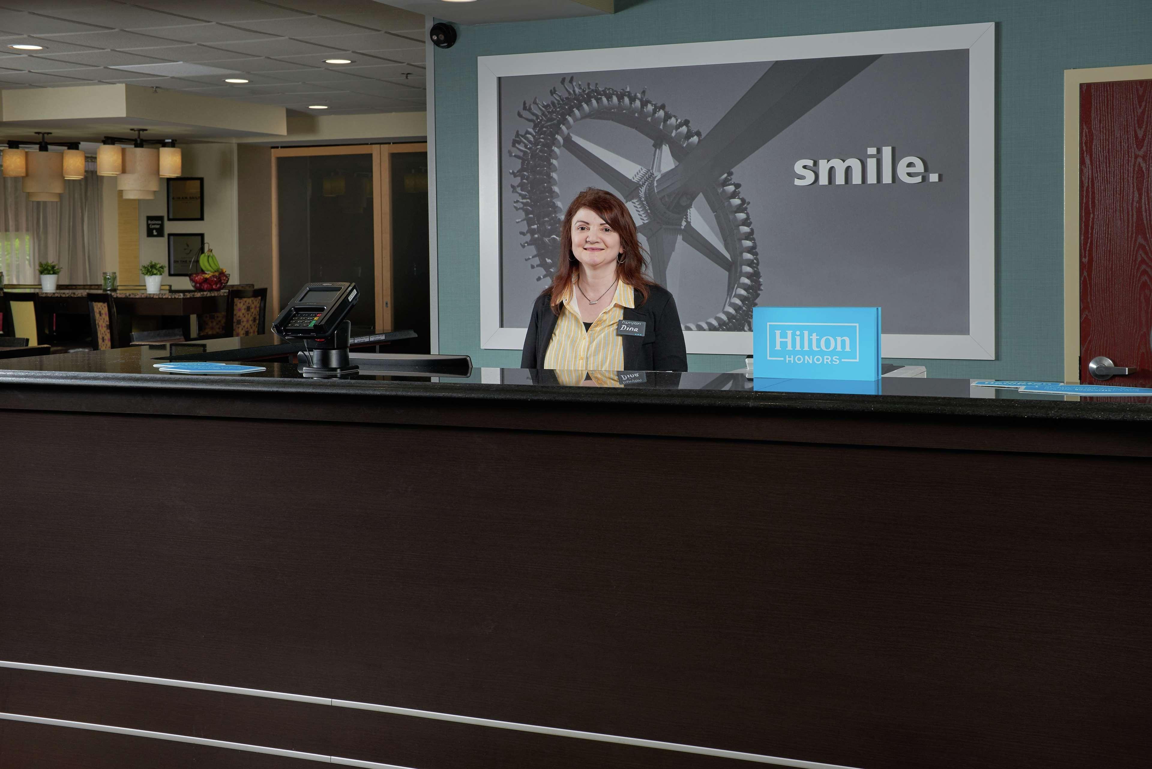 Hampton Inn Louisville/I-65/Brooks Road Extérieur photo