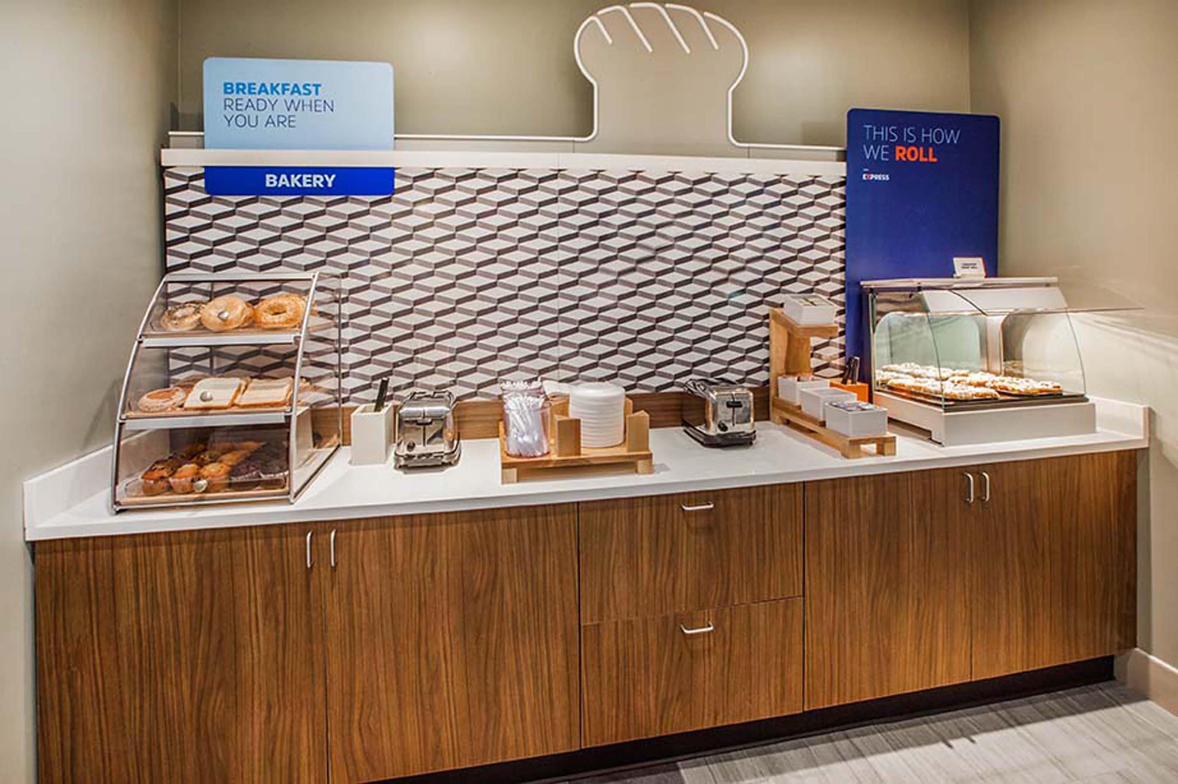 Hampton Inn Louisville/I-65/Brooks Road Extérieur photo
